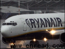 Fuel price fall bolsters Ryanair 油价下降助Ryan