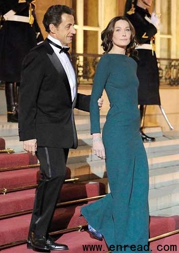 Carla Bruni-Sarkozy wore a figure hugging Roland Mouret dress at the state dinner.