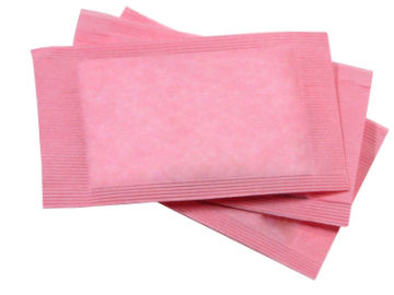 Packets of artificial sweeteners sit next to packets of sugar in many restaurants.