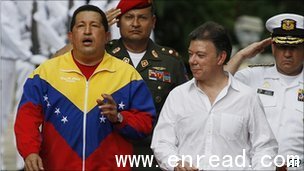 Hugo Chavez, left, and Juan Manuel Santos in Santa Marta