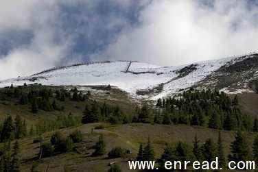 Since Monday, snow has been falling in areas with an average altitude of well over 1,200 meters above sea level in Austria.