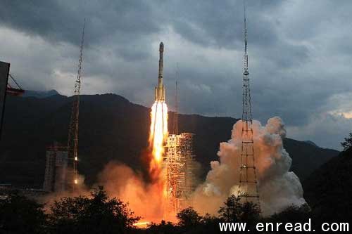 Long March 3C rocket carrying China's second unmanned lunar probe, Chang'e-2, lifts off from the launch pad at the Xichang Satellite Launch Center in southwest China's Sichuan Province, at 18:59:57