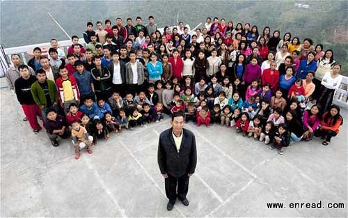 A photograph of all the Ziona family members in Baktawang, Mizoram, India.