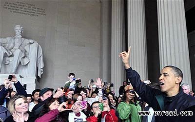 President Obama pays a visit to the Lincoln Memorial in Washington