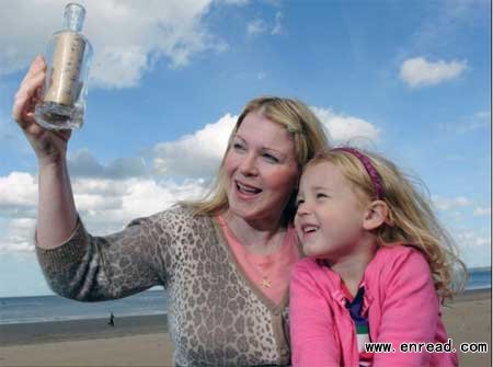 The love letter was found by mother and daughter, Nicola MacFarlane, 41, and Lucy, four, from Portobello, while they were beachcombing.