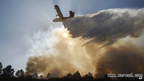 A water-bombing plane went into action near Vouzela on Friday