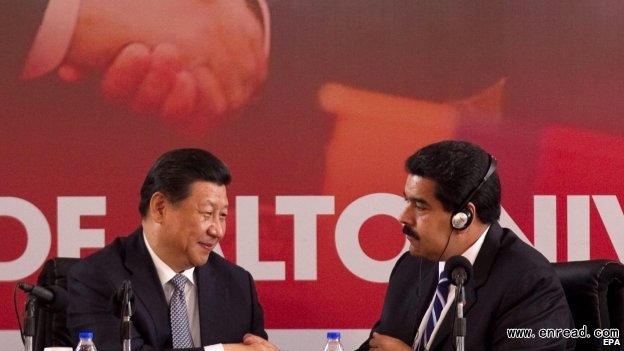 Chinese President Xi Jinping shakes the hand of Venezuelan President Nicolas Maduro