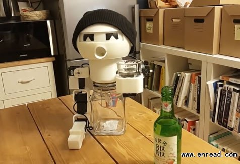 韩国发明家发明陪酒机器人_科学技术_英文阅