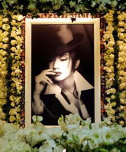 Late Chinese pop star Anita Mui mourned 